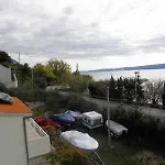 In With Sea View, Terrace, Air Conditioning, Wi-fi Daire Duće