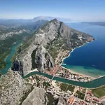In With Sea View, Terrace, Air Conditioning, Wi-fi * Duće