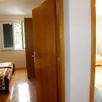 In With Sea View, Terrace, Air Conditioning, Wi-fi * Duće