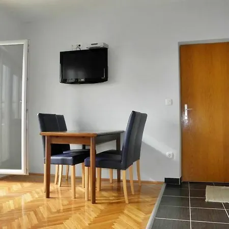 In With Sea View, Terrace, Air Conditioning, Wi-fi Lejlighed Duće