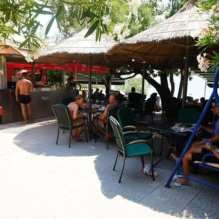 In With Sea View, Terrace, Air Conditioning, Wi-fi Lejlighed Duće