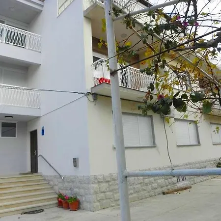 In With Sea View, Terrace, Air Conditioning, Wi-fi *