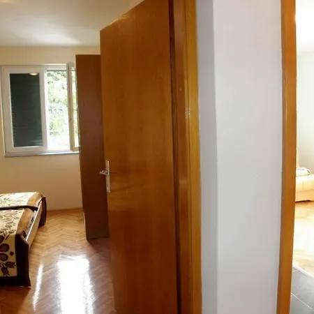 In With Sea View, Terrace, Air Conditioning, Wi-fi * Duće